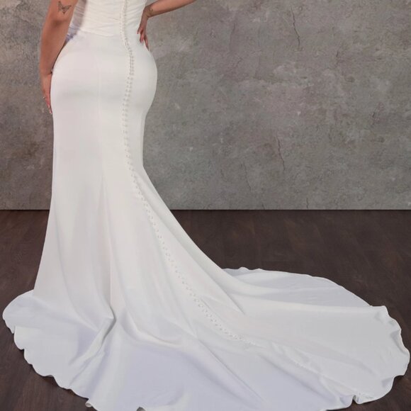 Essense of Australia Wedding Dress D4193 - Picture 3 of 3